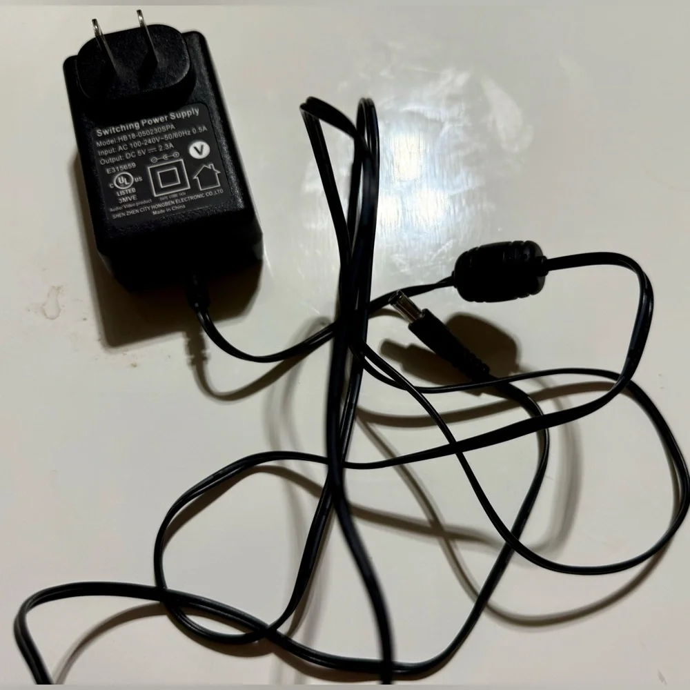 Switching Power Adapter for Electronics